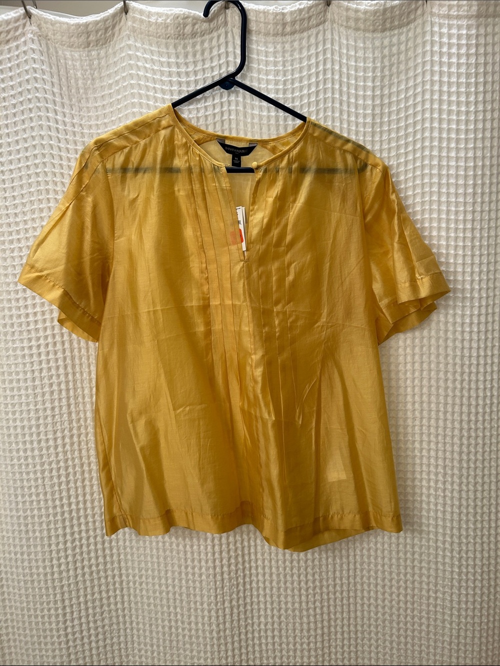 Banana Republic Short-Sleeve Blouse in Mustard